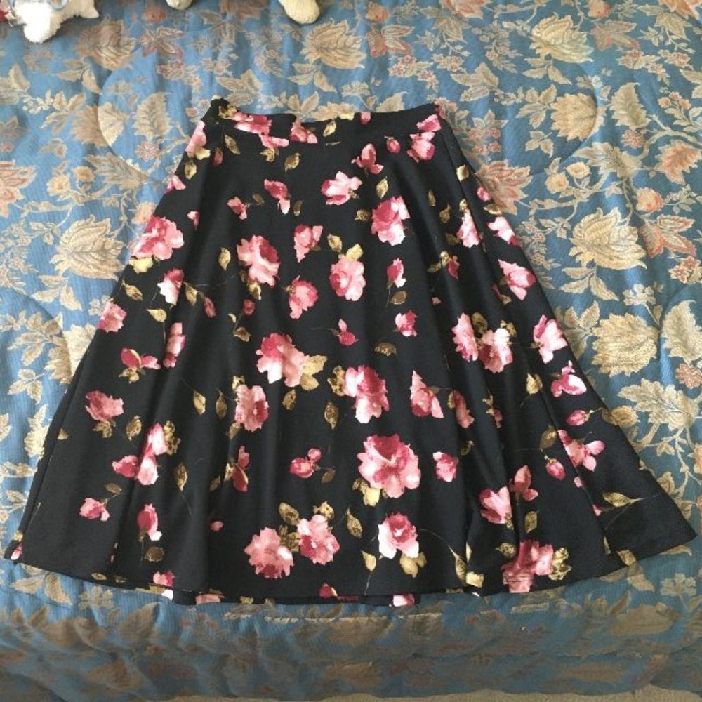 *HOST PICK* Silhouette NYC floral print skirt